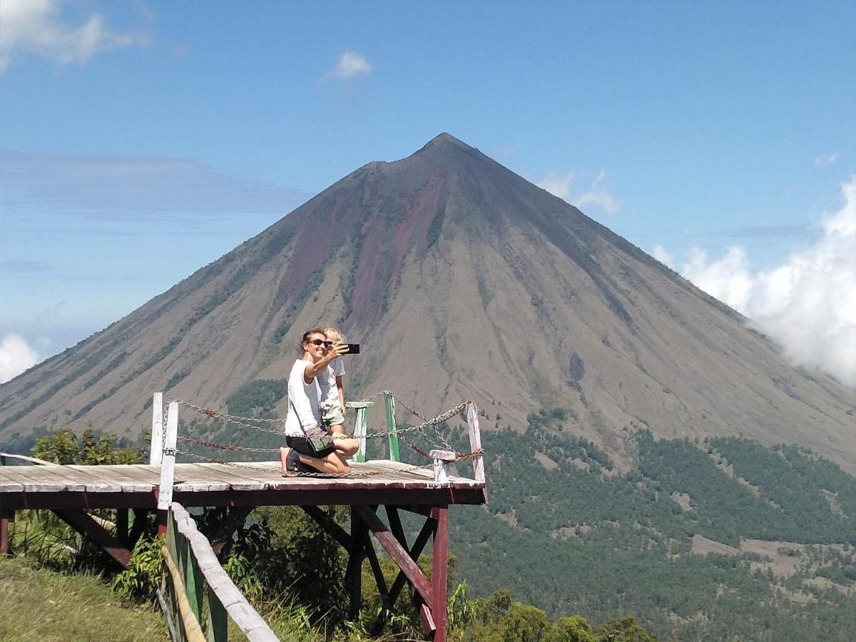 Arnolds Familly Homestay Bajawa Εξωτερικό φωτογραφία