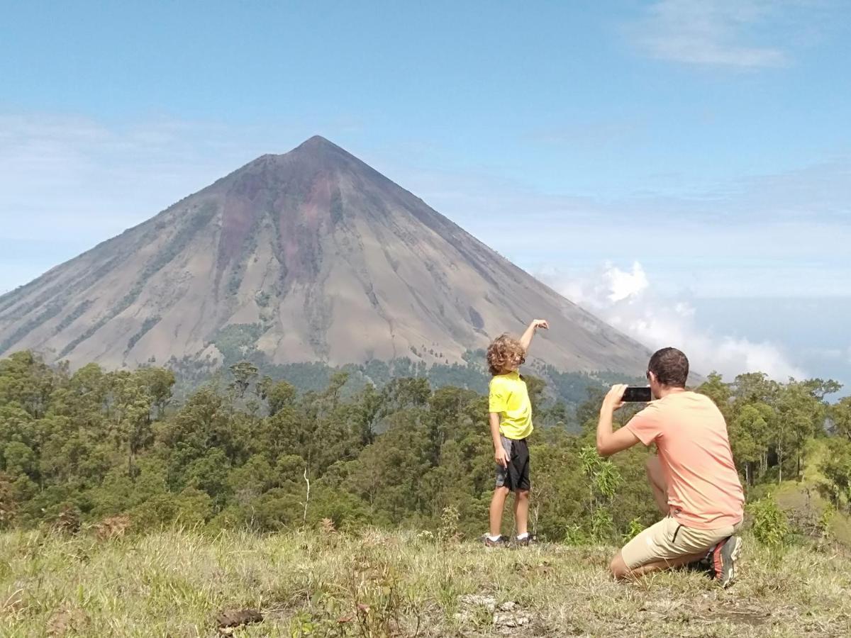 Arnolds Familly Homestay Bajawa Εξωτερικό φωτογραφία