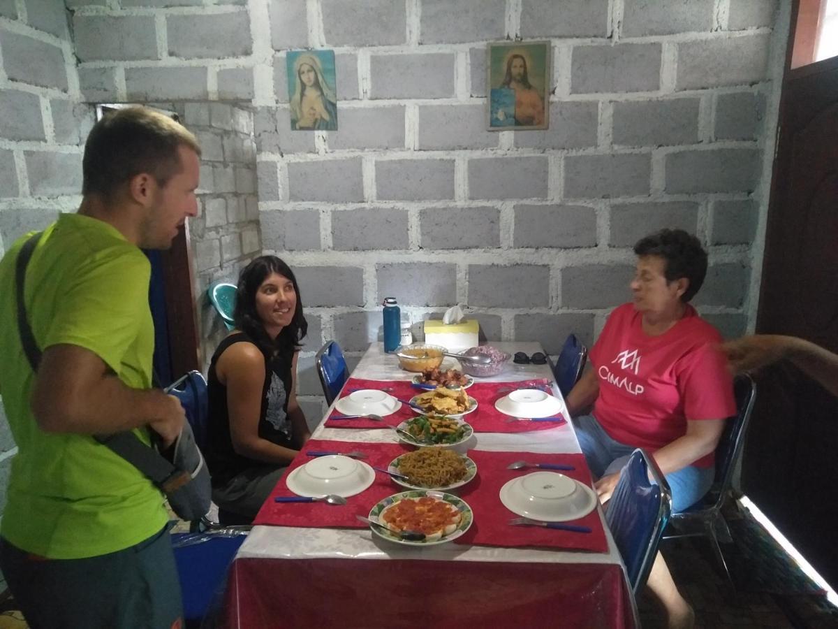 Arnolds Familly Homestay Bajawa Εξωτερικό φωτογραφία