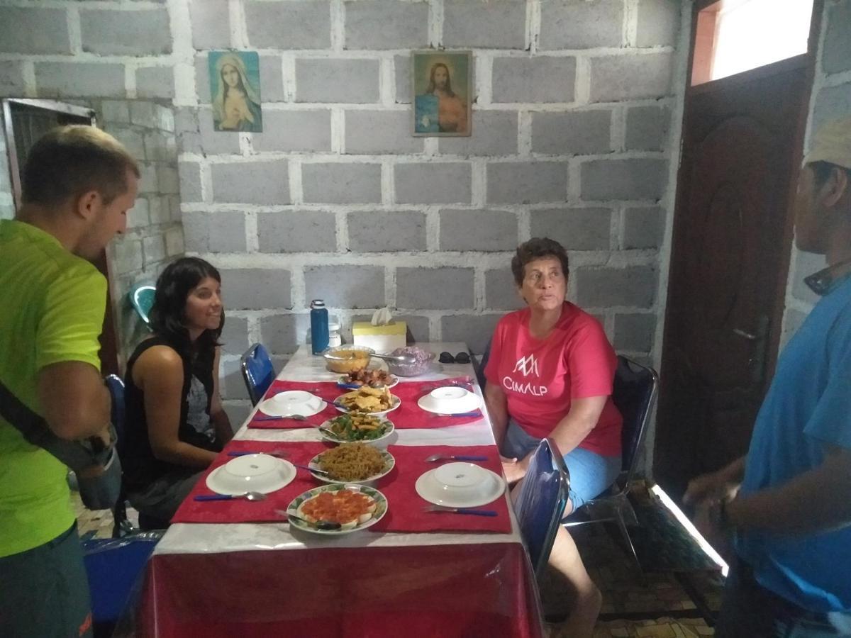Arnolds Familly Homestay Bajawa Εξωτερικό φωτογραφία