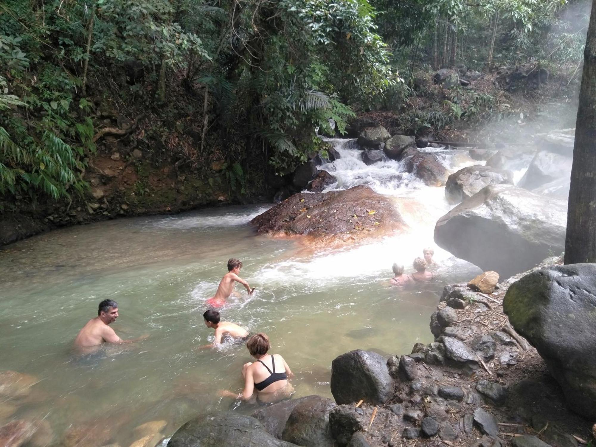 Arnolds Familly Homestay Bajawa Εξωτερικό φωτογραφία