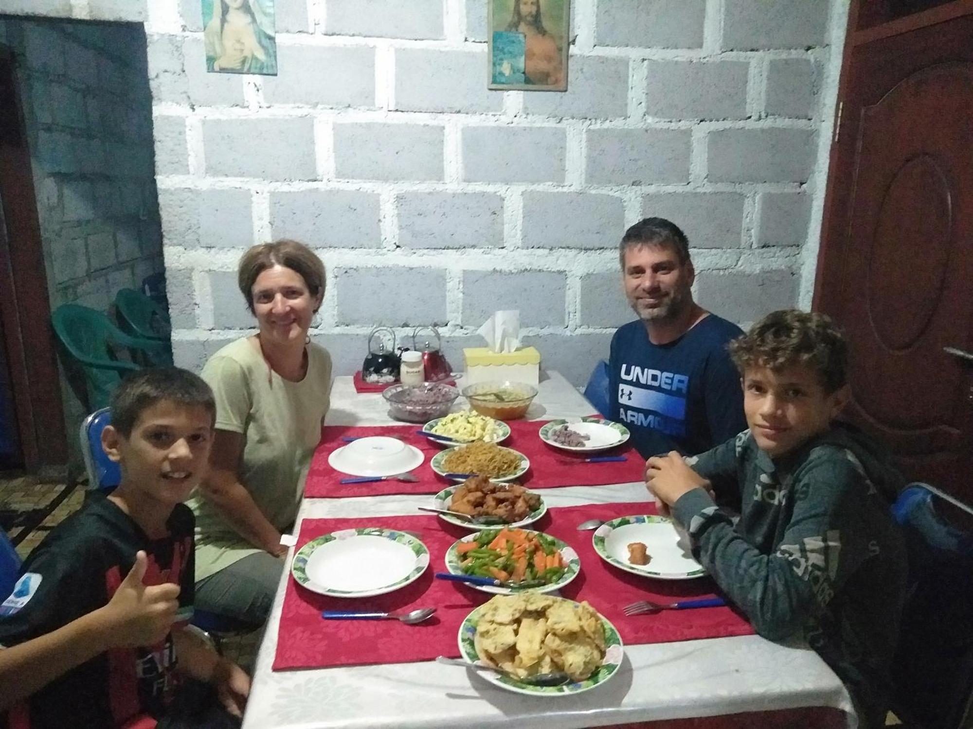 Arnolds Familly Homestay Bajawa Εξωτερικό φωτογραφία